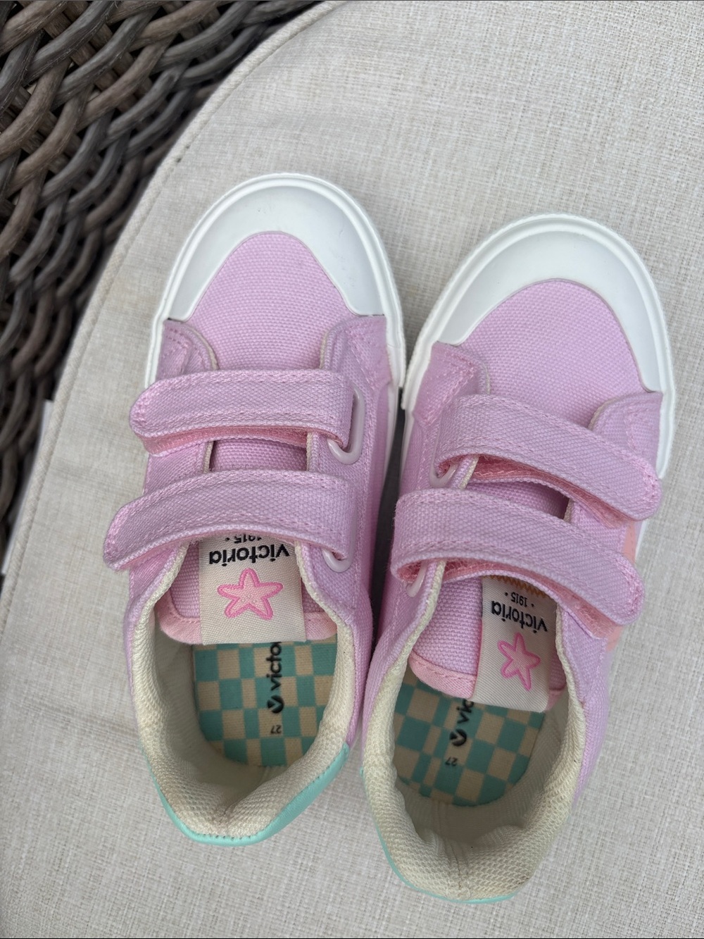 NWOT!!Victoria Kids Pink Canvas Velcro Sneakers